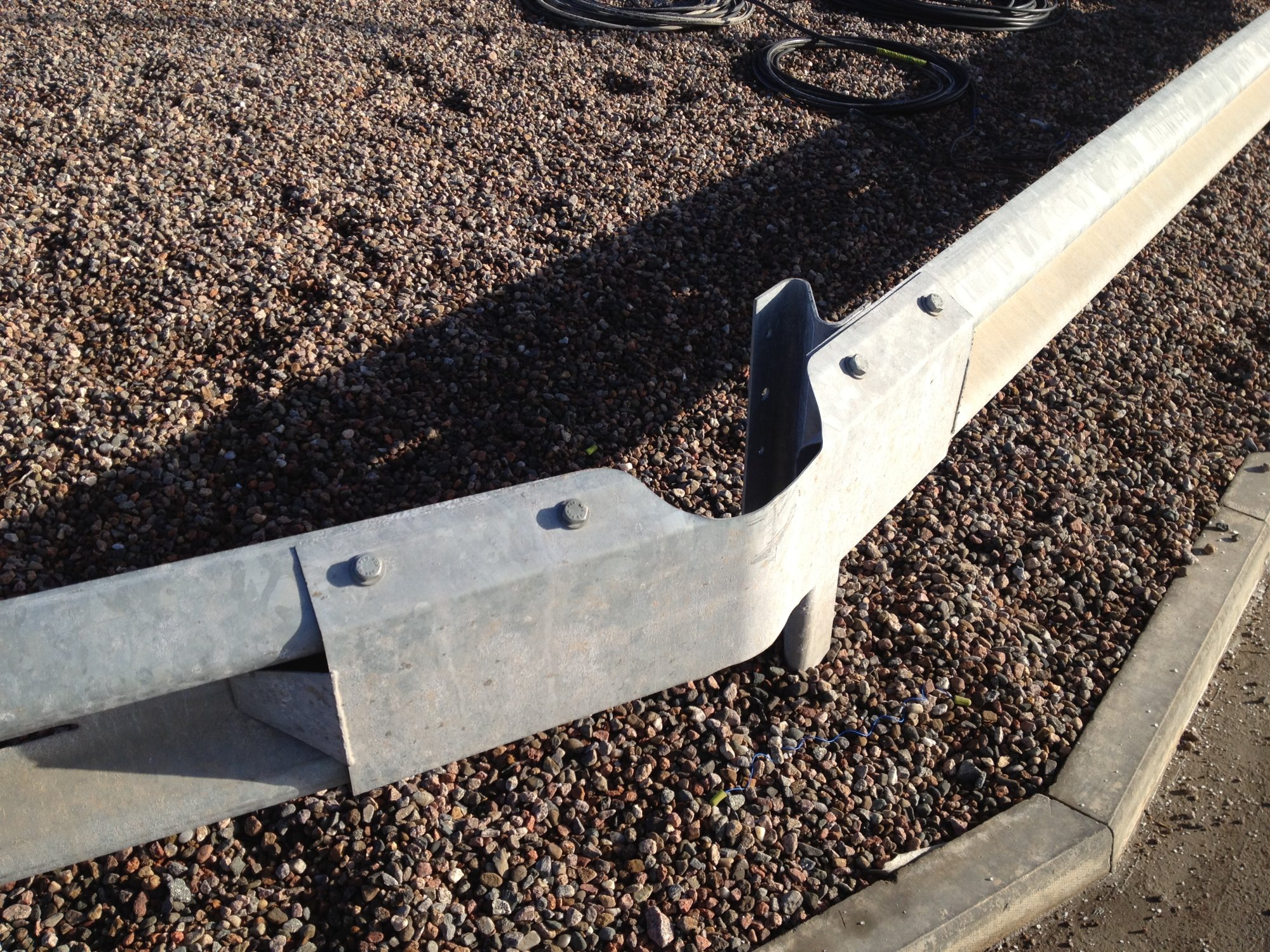 Flexible angle joint.