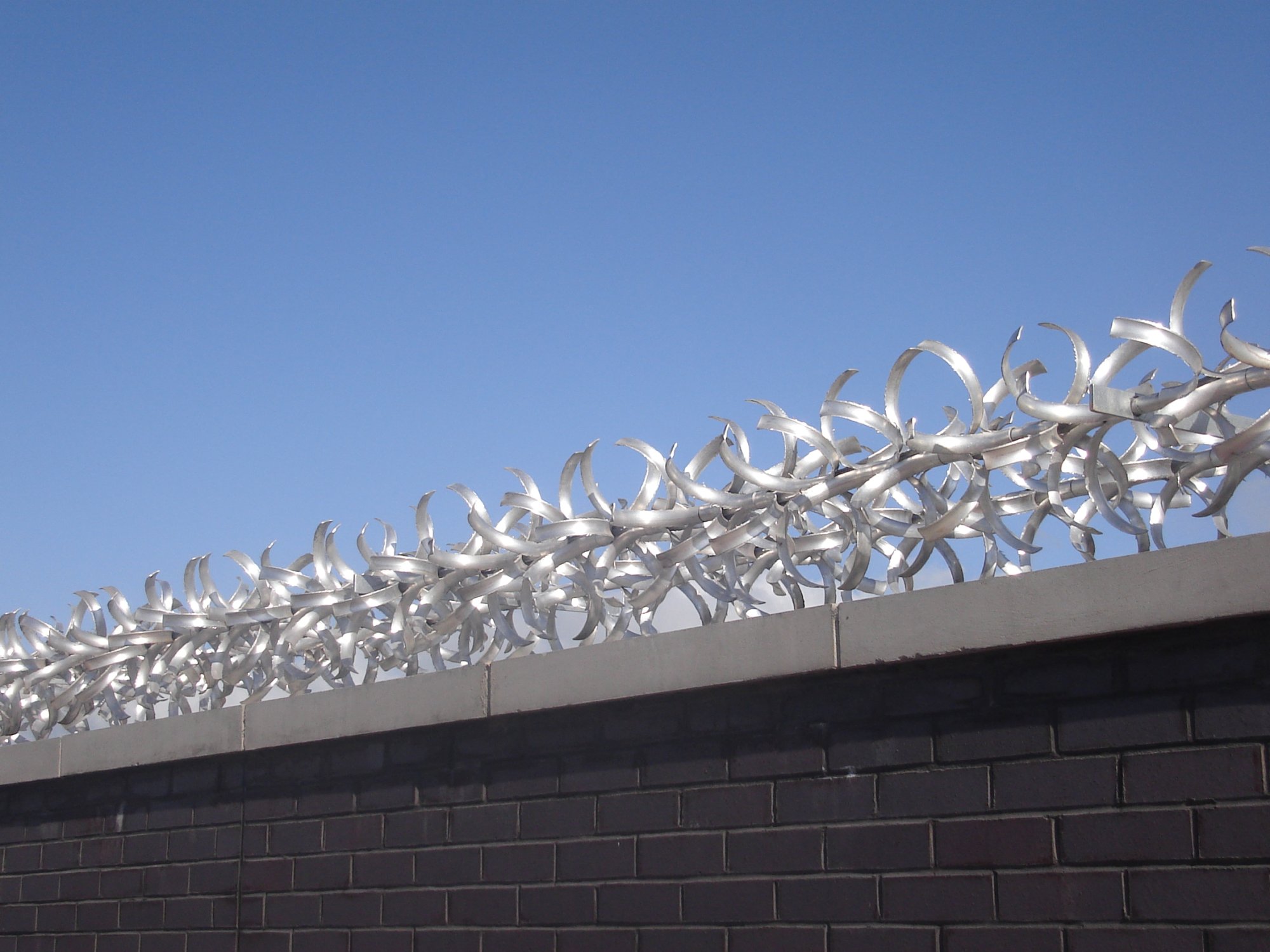 Rotating interlocking aluminium vanes.
